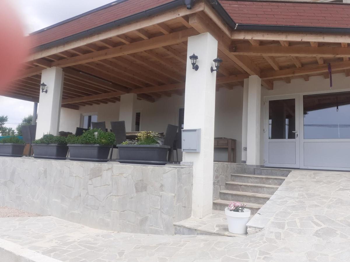 B&B Wellness Mama Mia Obrovac Exterior foto