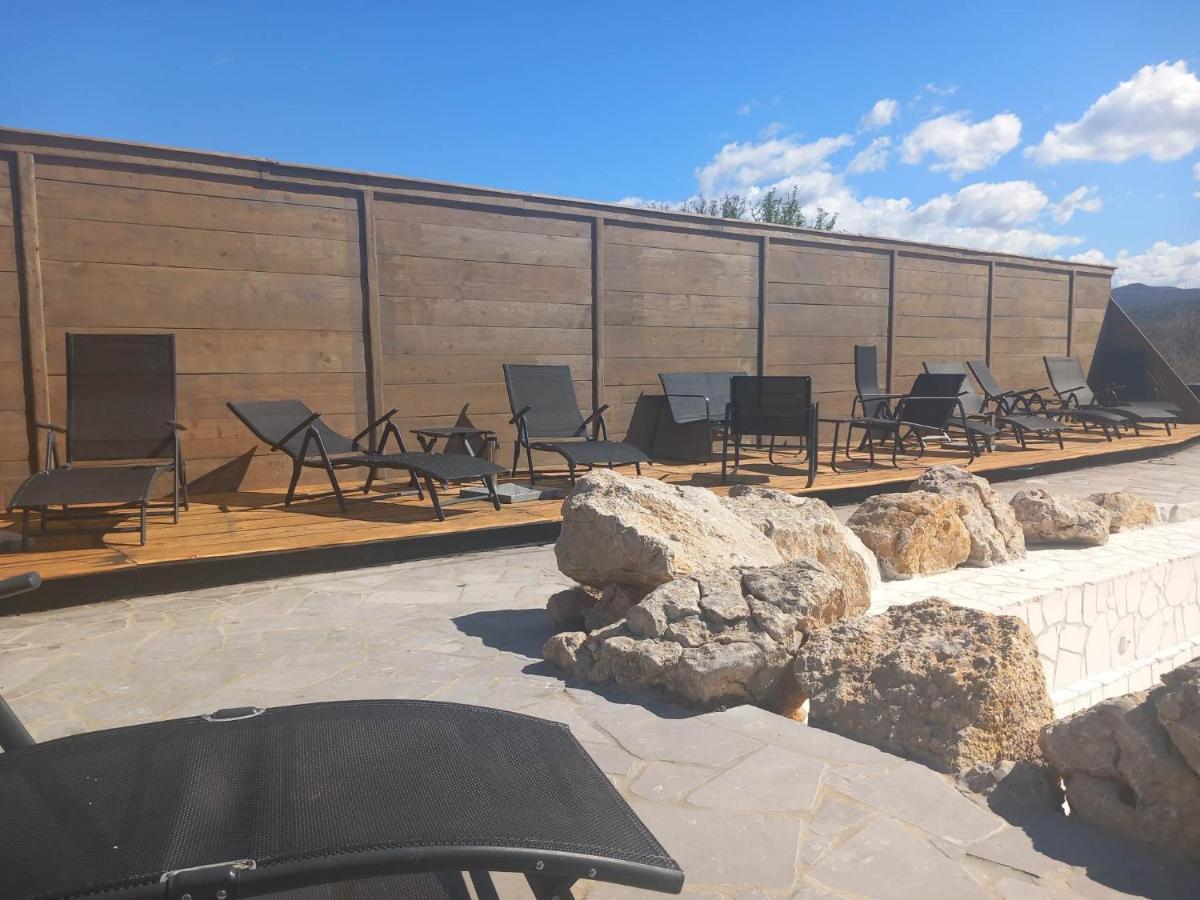 B&B Wellness Mama Mia Obrovac Exterior foto